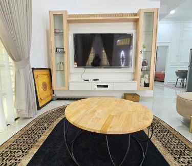 Kampong Raja House | Near Me Homestay