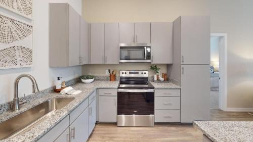 Pelham Apartment | Near Oak Mt Amphitheatre and Pelham Civic Complex