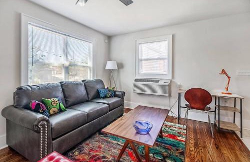 Lincoln Terrace Apartment | Near OU Medical Bricktown an Artist Apartment