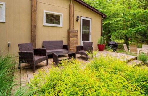 Findley Lake Cottage | Near Peak N' Peak Findley Lake Cozy Cottage