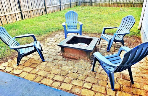 Houston County House | Near RAFB|1Car Garage|FirePit|Tv n all rooms