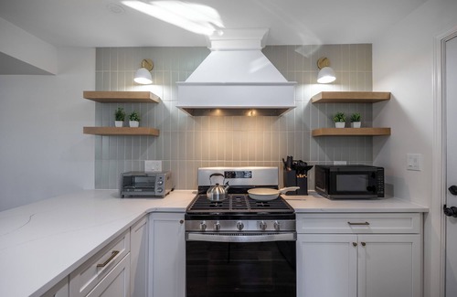 Highland Park House | Near Ravinia and Navy Base, charming 3-bedroom house in peaceful Highland Park