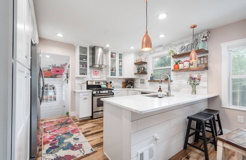 Morse Park House | Near Redrocks and Downtown - Urban Farm and Garden Cottage
