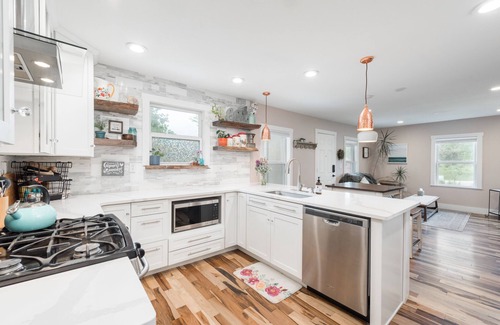 Morse Park House | Near Redrocks and Downtown - Urban Farm and Garden Cottage