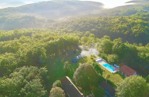 Simeyrols Bed & Breakfast | Near Sarlat CHEZ-SOI in the middle of nowhere + Pool/Spa & Jacuzzi