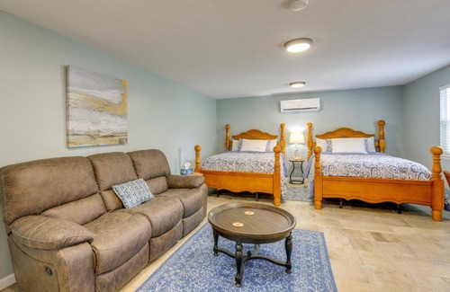 Steinhatchee Apartment | Near Steinhatchee River Studio with Screened Porch!