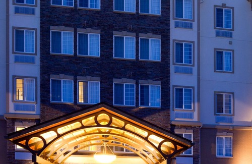 Franklin Condo | Near the Airport | Free Breakfast + Pool and Hot Tub