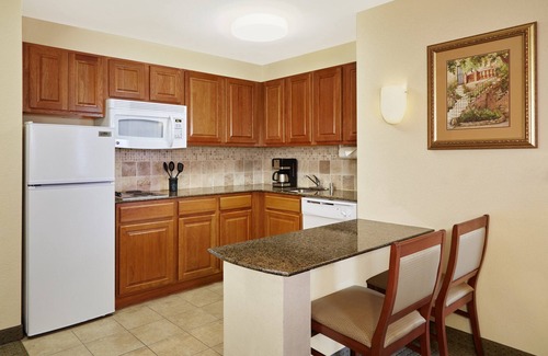 Franklin Condo | Near the Airport | Free Breakfast + Pool and Hot Tub