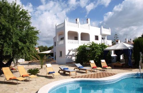 Les Tres Cales Villa | Near the beach, 8 bedrooms, sleeps 22, Jacuzzi, Full AC, BBQ, 2 kitchens, 2 dishwashers, fast internet, ping pong, cars not necessary