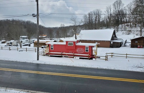 Fayetteville House | Near Town!