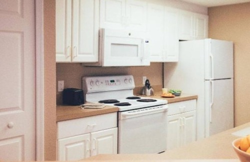 Orange Lake House | Near Walt Disney World Theme Parks! Fully Equipped Kitchen, Outdoor Pool!