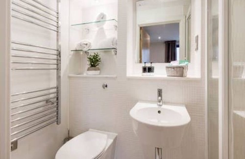 Abbots Langley Apartment | ❤Near Warner Bros Studio❤Ace Location❤Free Parking