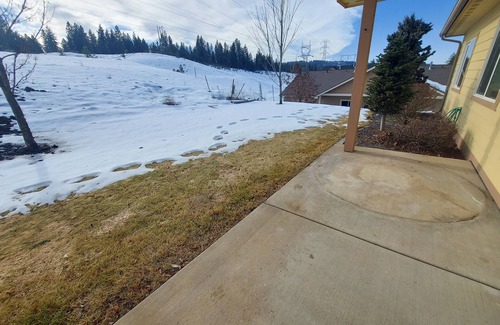 Fairwood House | Near Whitworth University, quiet, dead end street