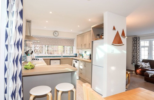 Pentraeth House | NEAUDD WEN, pet friendly, country holiday cottage in Benllech