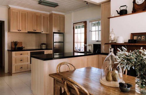 Beechworth House | Ned Kelly's Marlo Cottage - best location in town