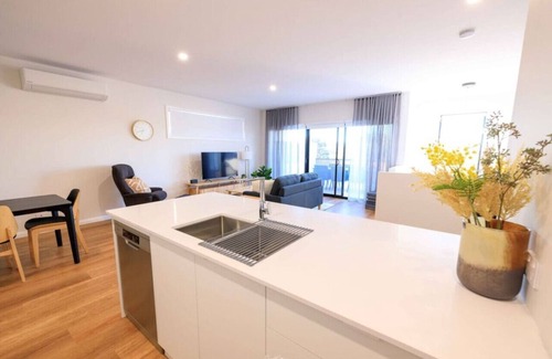 East Albury House | Neddidge Apartment 2