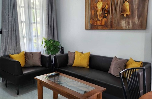 Arunagiri Nagar House | Neem Tree House