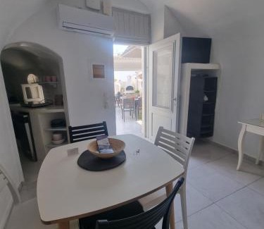 Vothon Apartment | Nefeli Traditional Cave Houses