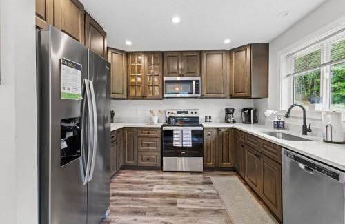 Nehalem House | Nehalem Coastal Oasis - Secluded Coastal Home with Hot Tub on 14 Acres