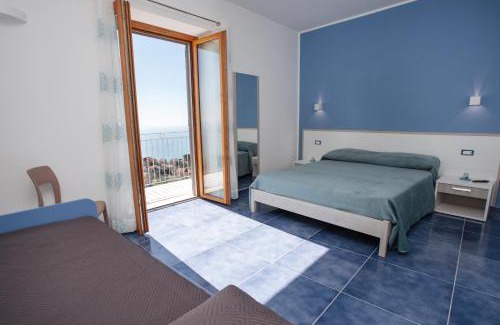 San Lazzaro House | Nel blu dipinto di blu