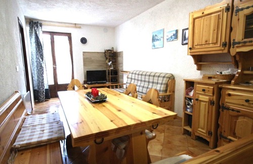 Campodolcino Apartment | Nel centro di Campodolcino Trilocale con grande terrazzo.