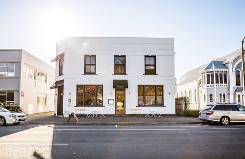 Nelson Apartment | Nelson City Apartment 1 - Stunning Inner City Studio