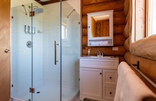 Nemaiah Valley Cabin | Nemiah Valley Lodge