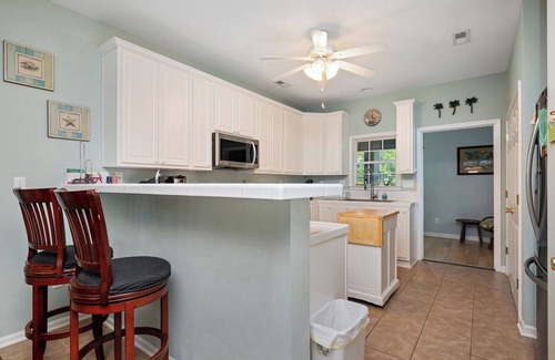 Tranquil Harbour House | Nemo's Place: 2 Single Kayaks, 5 Bicycles and Room for Outdoor Entertaining