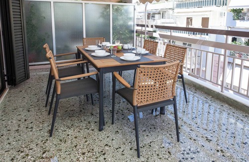 Kinosargous Apartment | Neos Kosmos Gem with Balcony and Acropolis View