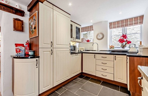 Stow-on-the-Wold Cottage | Nepenthe - a cottage that sleeps 6 guests in 3 bedrooms