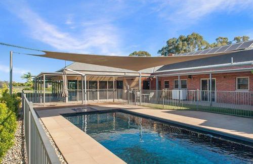 Moama House | Nepeta Cataria Estate - Echuca Holiday Homes