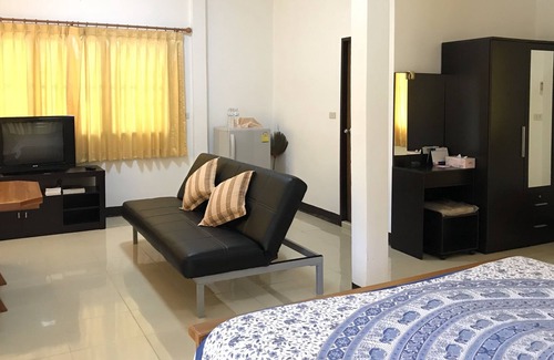 Pak Phli Hotel | Nernbok Garden