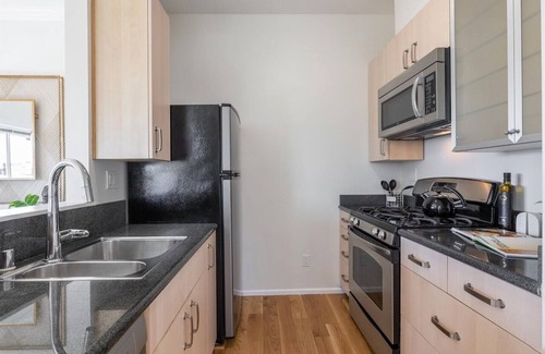 Potrero Hill Apartment | Nest in Potrero Hill, Modern Comfort, Central