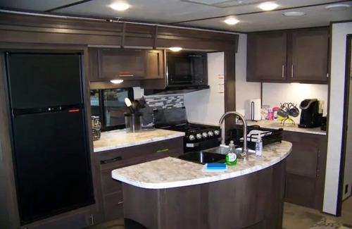 Los Gatos House | Nestle in Santa Cruz Mountains reconnect with nature. Exp. glamorous camping!