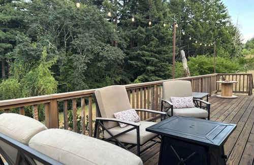 Los Gatos House | Nestle in Santa Cruz Mountains reconnect with nature. Exp. glamorous camping!