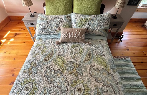 Port Colborne Bed & Breakfast | Nestled across the street from Sugarloaf Marina, Lake Erie, & HHKnollPark.