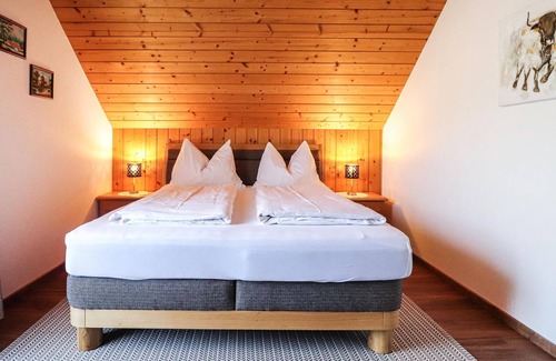 Kliening Apartment | Nestled in a landscape of forests, alpine meadows and mountains, these two vacation apartments (AKA1