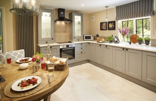 Weston Under Lizard Cottage | Nestled in the depths of Temple Wood, Pink Cottage is a unique, romantic retreat sleeping two guests
