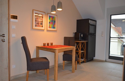 Singen Apartment | Neue Ferienwohnung 35qm u. Balkon in Sehr Schöner Lage, Direkt am Fluss
