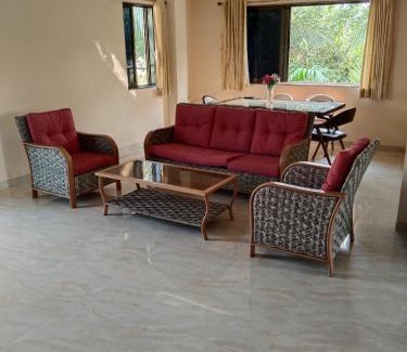 Nagaon Villa | Neville's Villa - Pet friendly with Pool