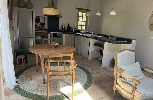 Labaume Apartment | New - 18th century sheepfold in absolute calm less than 10 minutes from Uzès