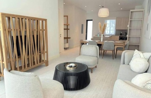 Westwind Apartment | New 1bd - Gated - Pool Beach and Gym access - High speed internet