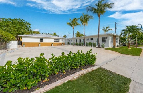 Mango Groves Apartment | New 2 double beds -Near Golf & Beach - Villa 8