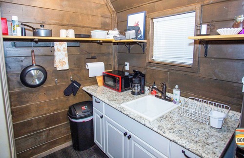 Lake Lure Cottage | NEW 2 Tiny Home Combo at Farmstead Lake Lure 2mi