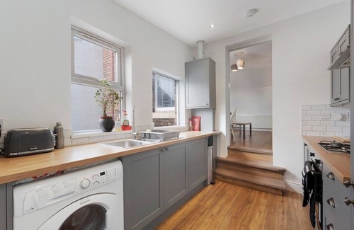 Heaton House | New 2BR in biddlestone road
