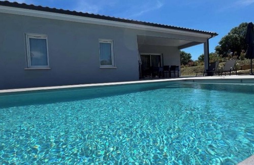 Berrias-et-Casteljau House | New 3-bedroom villa with pool