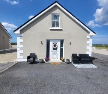 Saula Apartment | New 3 bedroom apartment by the beach Belmullet.