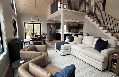 Mercer House | New 3-bedroom house on Spider Lake and Turtle River on a private 3 acre lot.