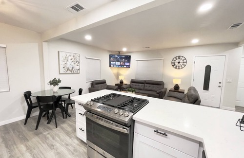 Lancaster House | New 3 BR, Gated Parking, Sleep 8, Walk to BLVD