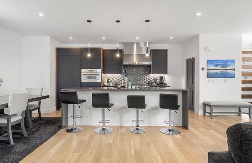 Villa Park House | New 3-Story Modern Home W/Rooftop Mountain Views!